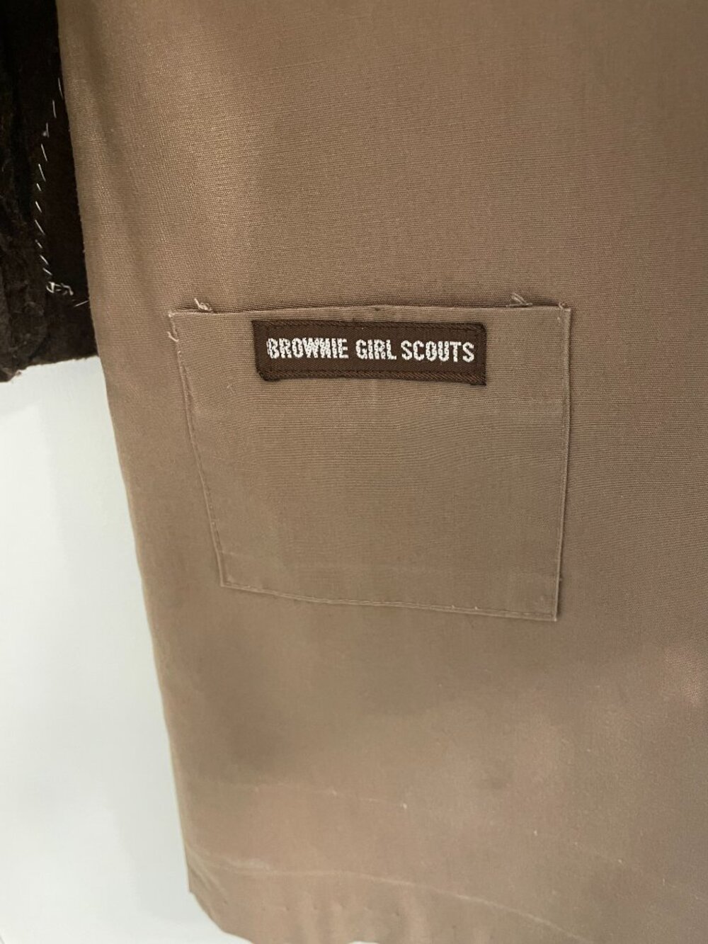 Complete 1980s/1990s Girl Scout Brownie Uniform - Picture 10 of 16